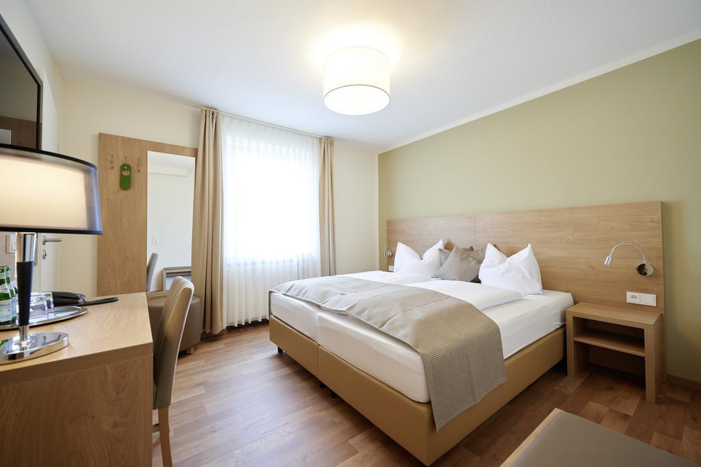 Hotel & Restaurant Rizzelli Superior Neustadt an der Aisch Extérieur photo